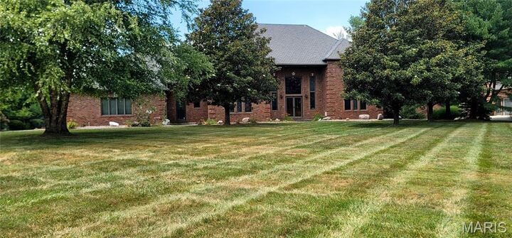 Property Photo: 517 E Waters Edge Drive IL 62221