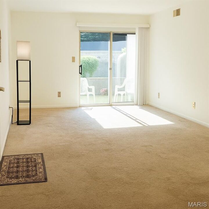 Property Photo: 1239 Creve Coeur Crossing Lane C MO 63017
