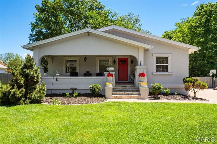 Property Photo: 1016 Forest Avenue MO 63122