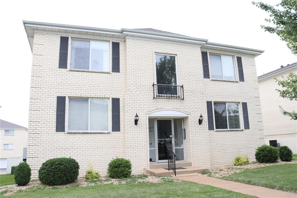 Property Photo: 12544 Chardin Place 2 MO 63128