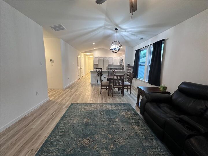 Property Photo: 912 Osage Villa Court MO 63089