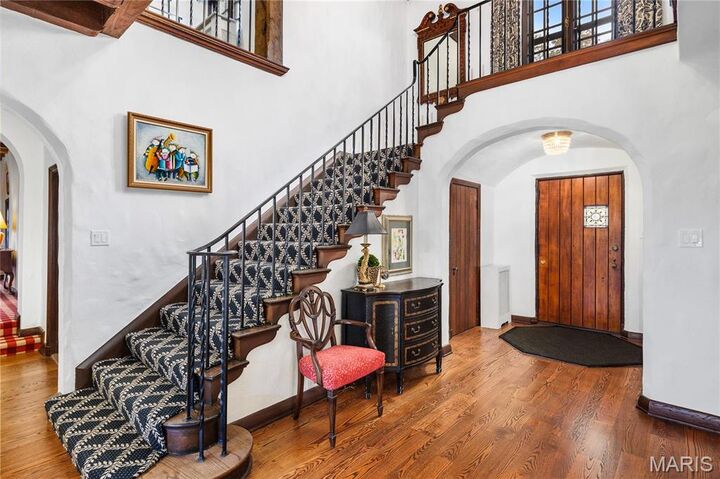 Property Photo:  1 Squires Lane  MO 63131 