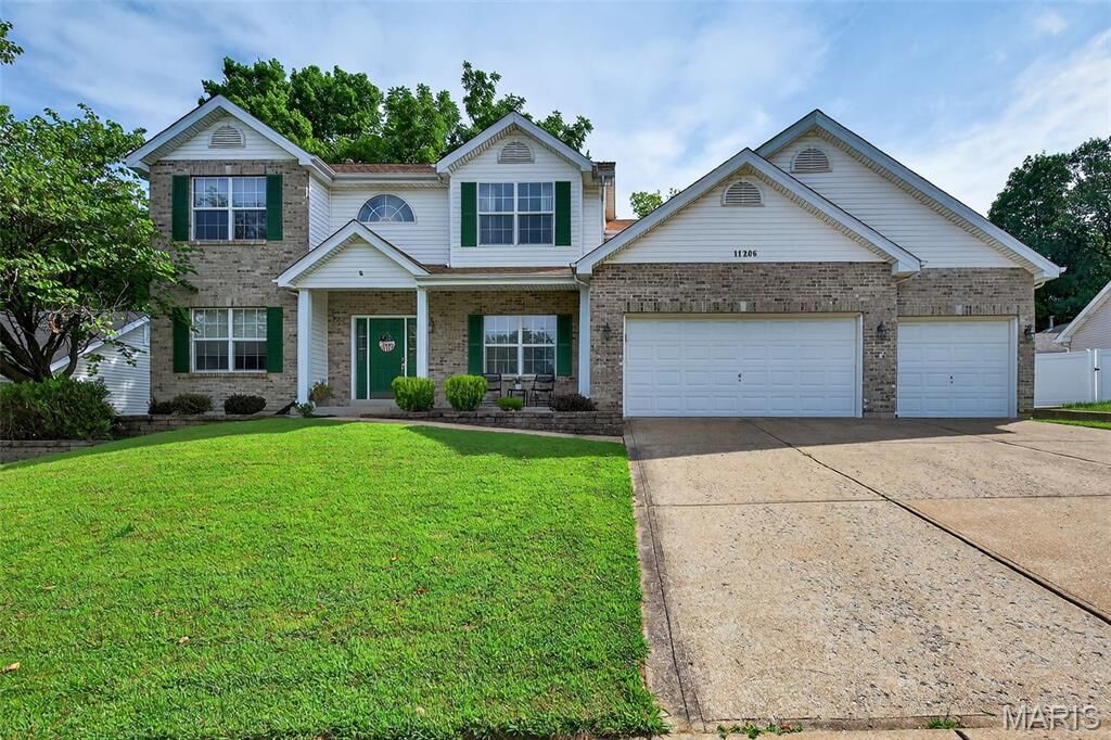 Property Photo:  11206 Lakewood Crossing Drive  MO 63044 