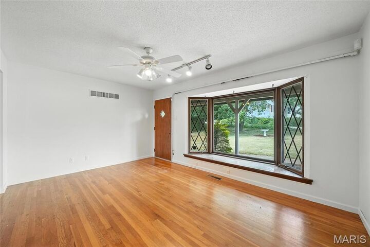 Property Photo: 220 Susan Road MO 63129