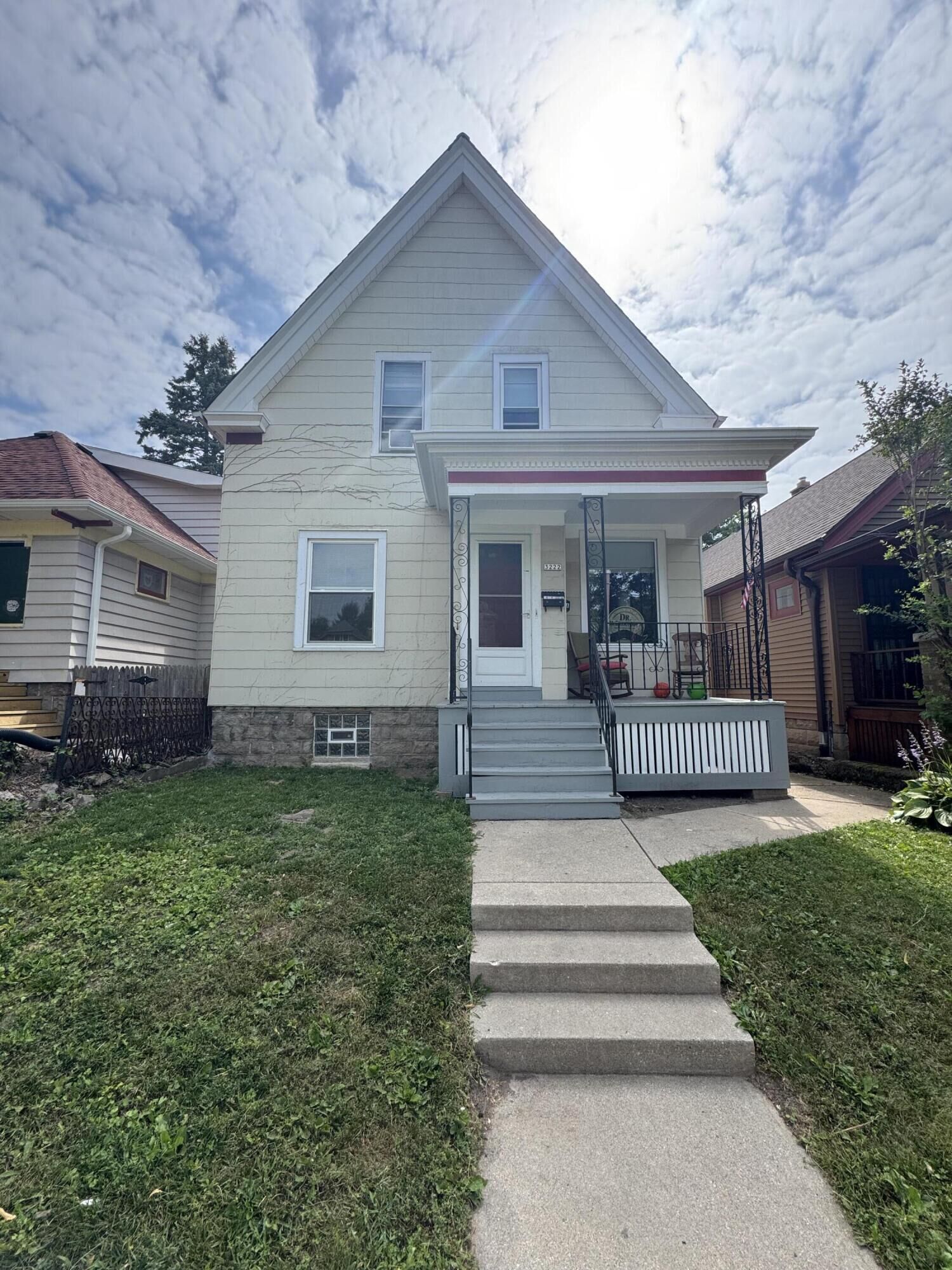 Property Photo:  3222 N Newhall St  WI 53211 