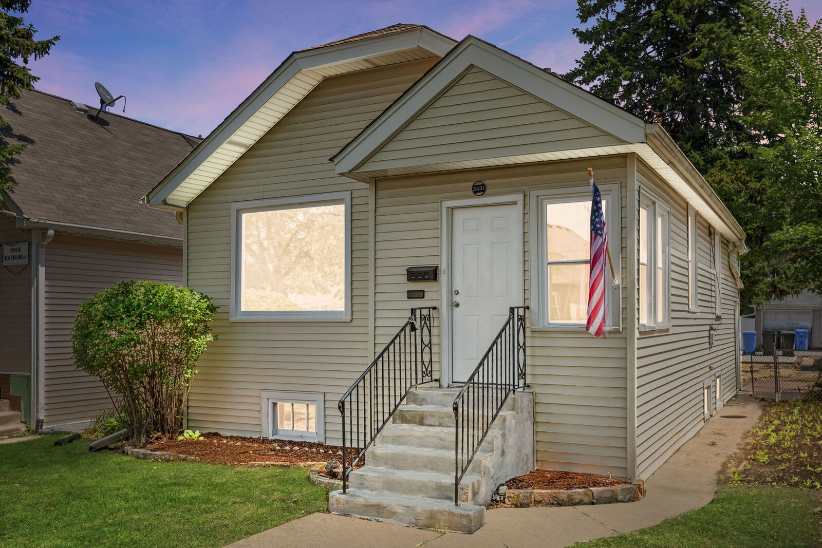 Property Photo: 2431 N New England Avenue IL 60707