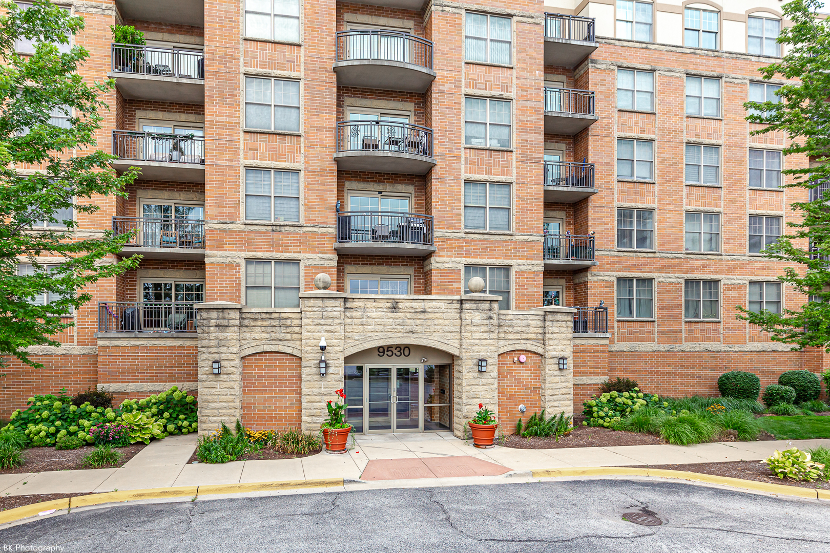 Property Photo: 9530 S Cook Avenue 412 IL 60453