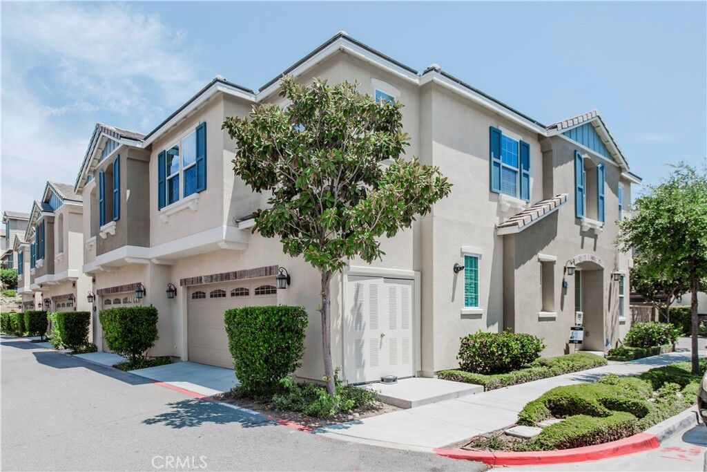 Property Photo: 22059 Barrington Way CA 91350
