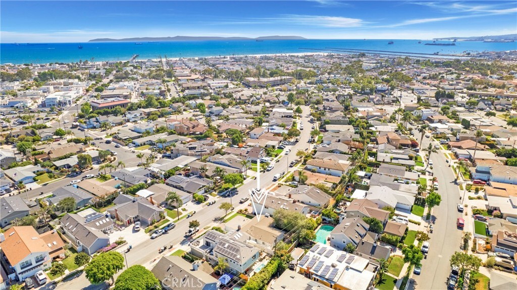 Property Photo:  915 Driftwood Avenue  CA 90740 
