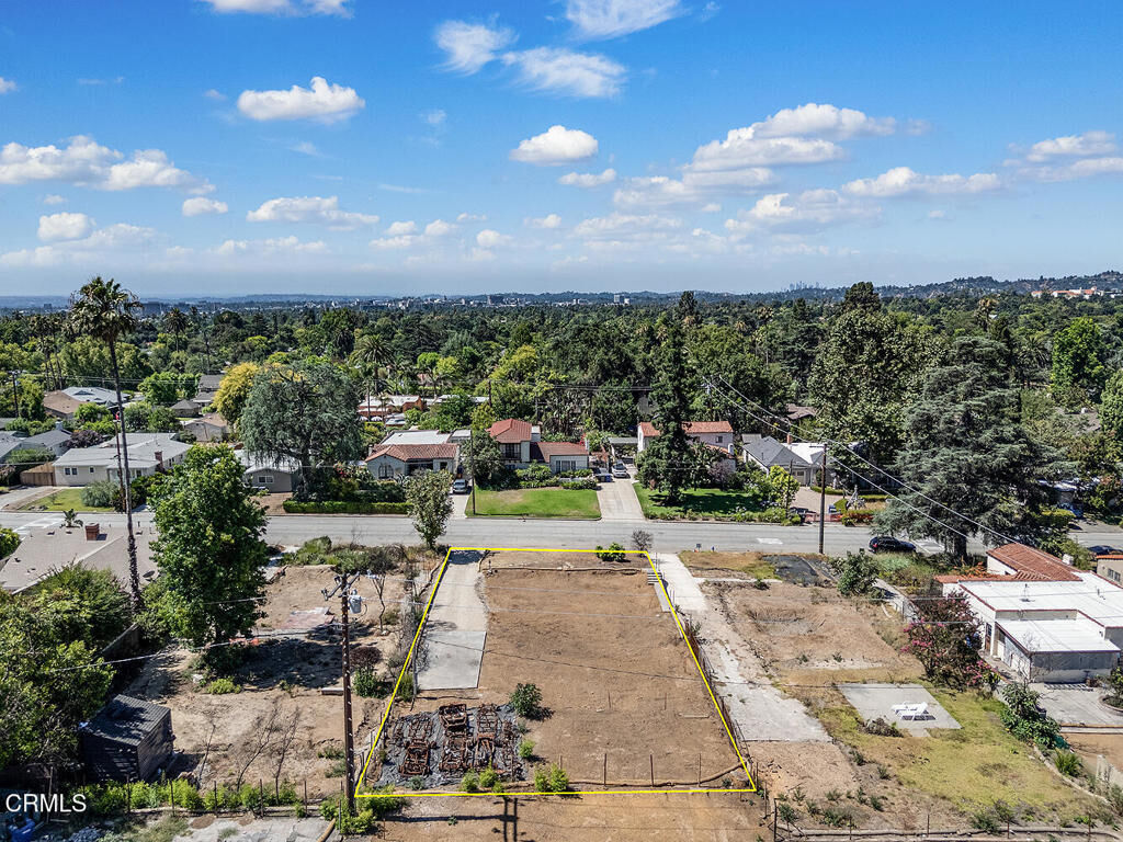 Property Photo:  797 New York Dr  CA 91001