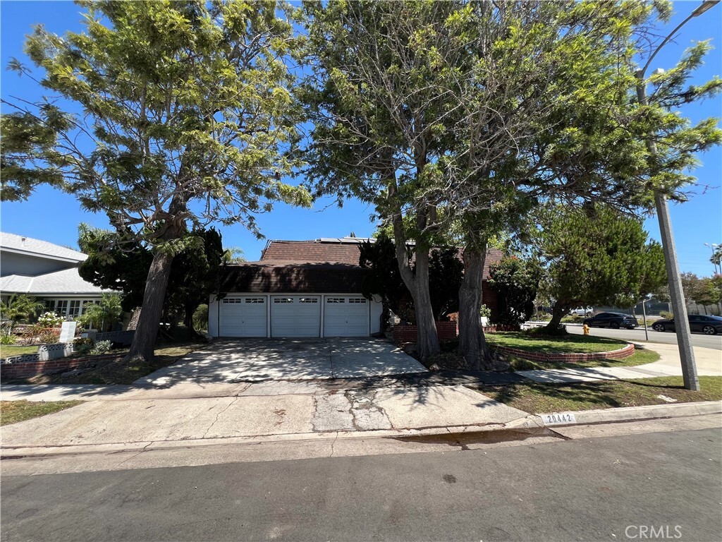 Property Photo:  20442 Craimer Lane  CA 92646 