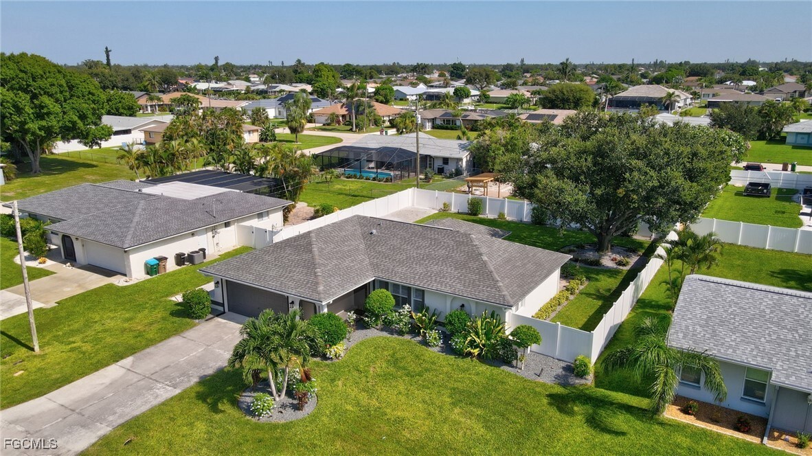 Property Photo:  1309 SE 37th Street  FL 33904 
