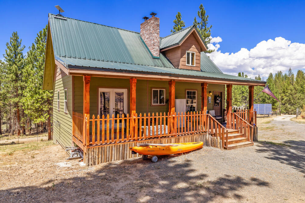 Property Photo: 49354 S Packsaddle Circle OR 97621
