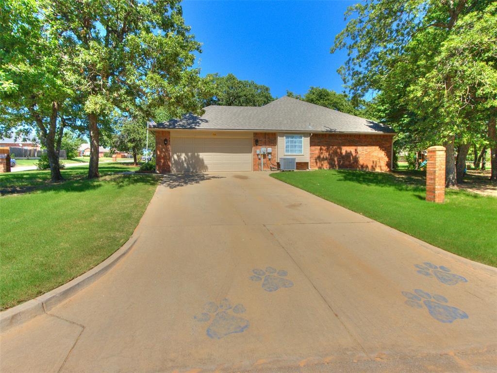 Property Photo: 154 Woodlands Drive OK 73045
