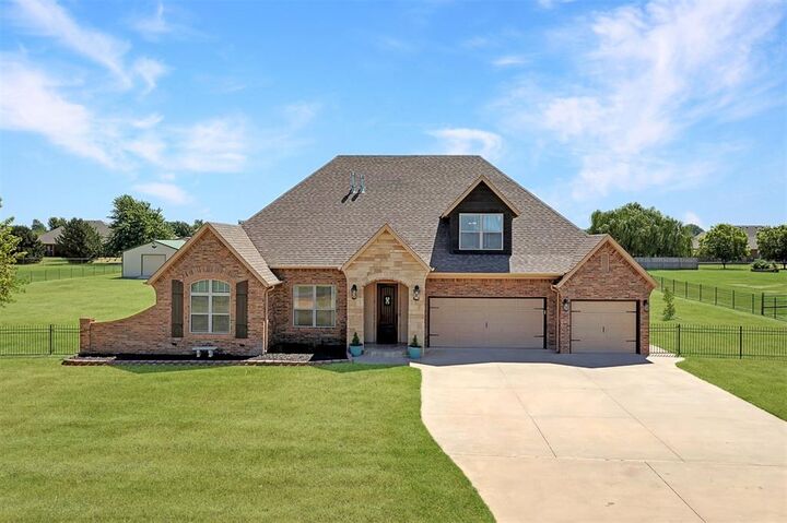 Property Photo: 8280 Prairie Ridge Road OK 73099