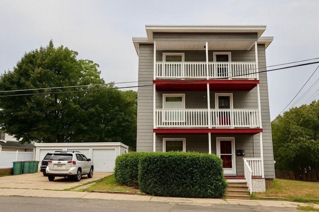 Property Photo:  37 Delisle St  MA 01420 