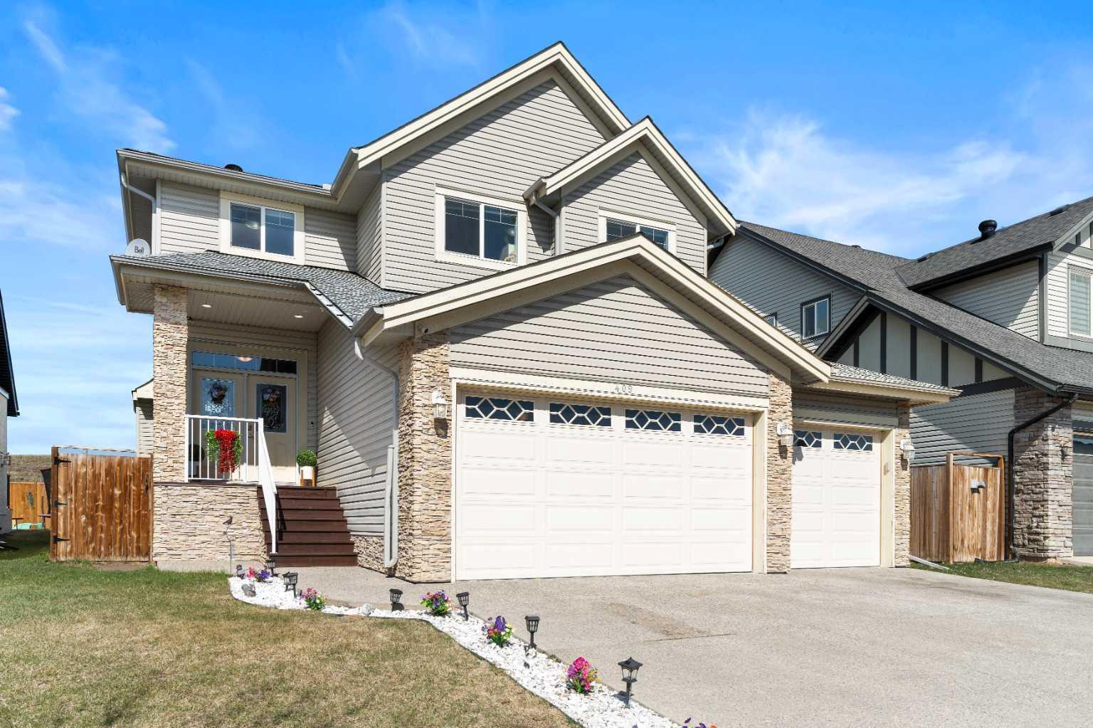 Photo de la propriété:  409 Kinniburgh Boulevard  AB T1X 0P4 