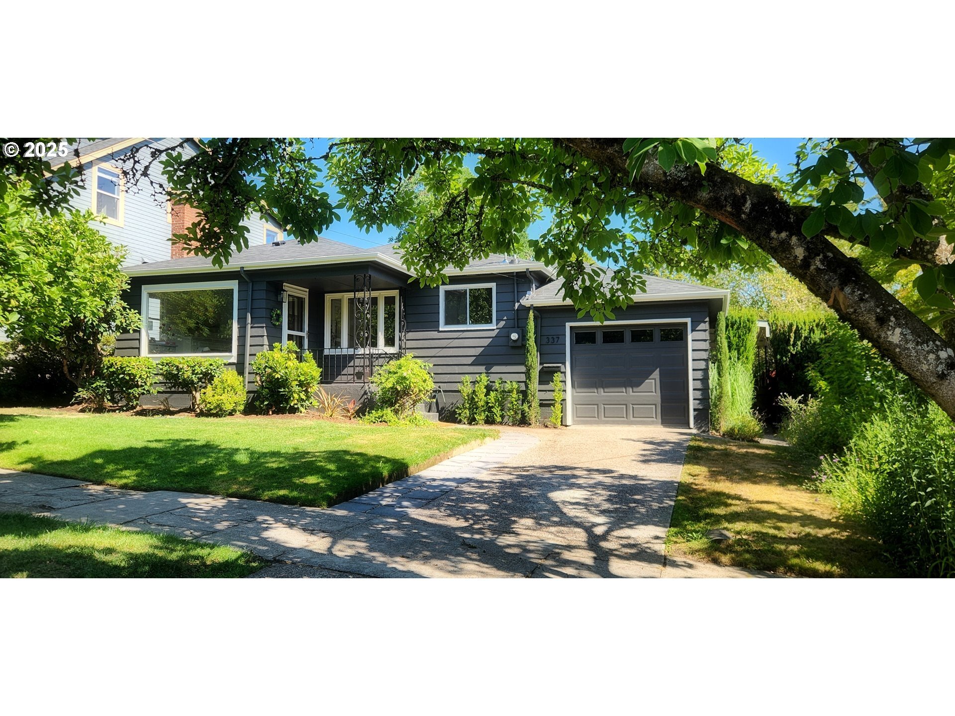 Property Photo: 0337 S Vermont St OR 97219