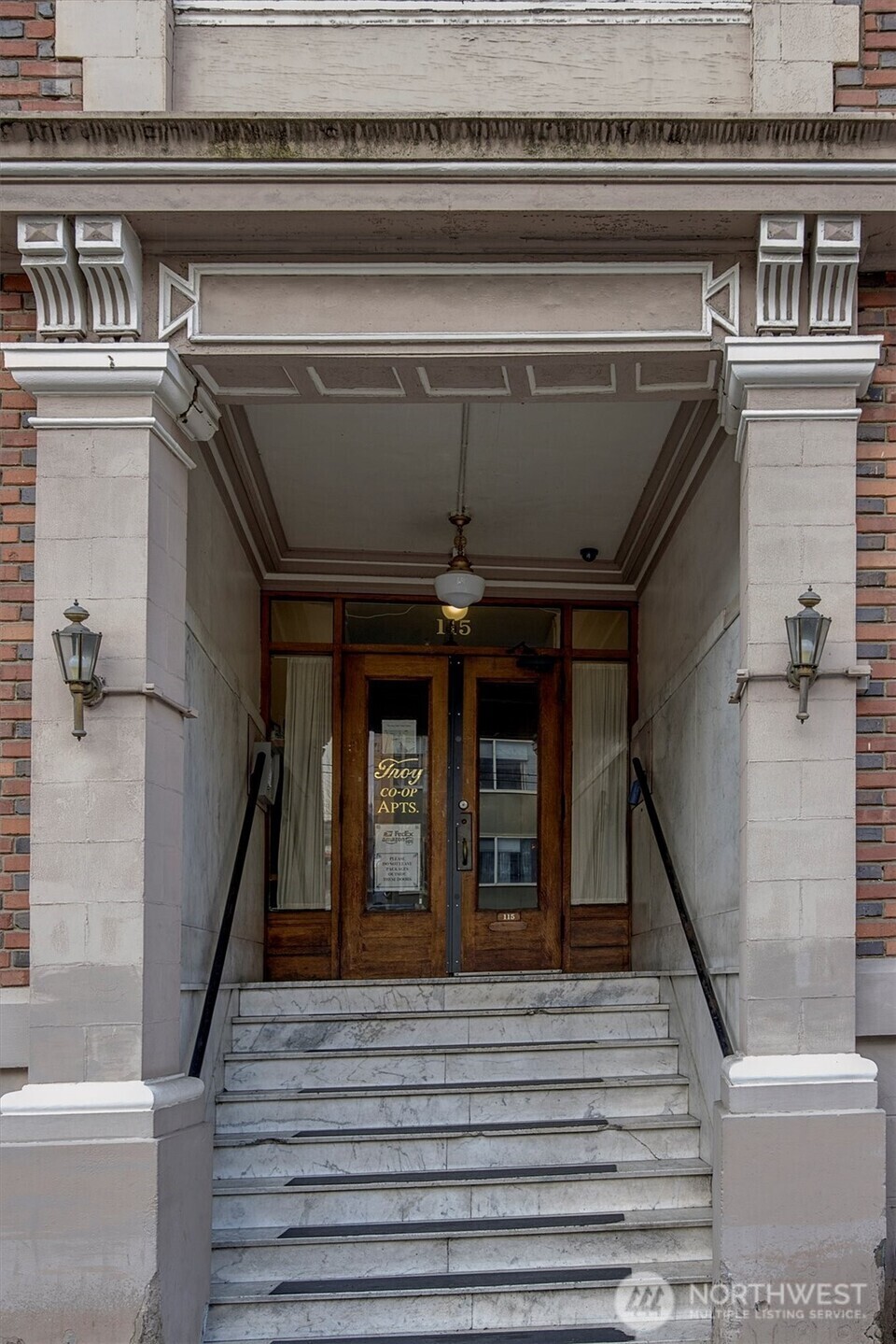 Property Photo: 115 Bellevue Avenue E 105 WA 98102