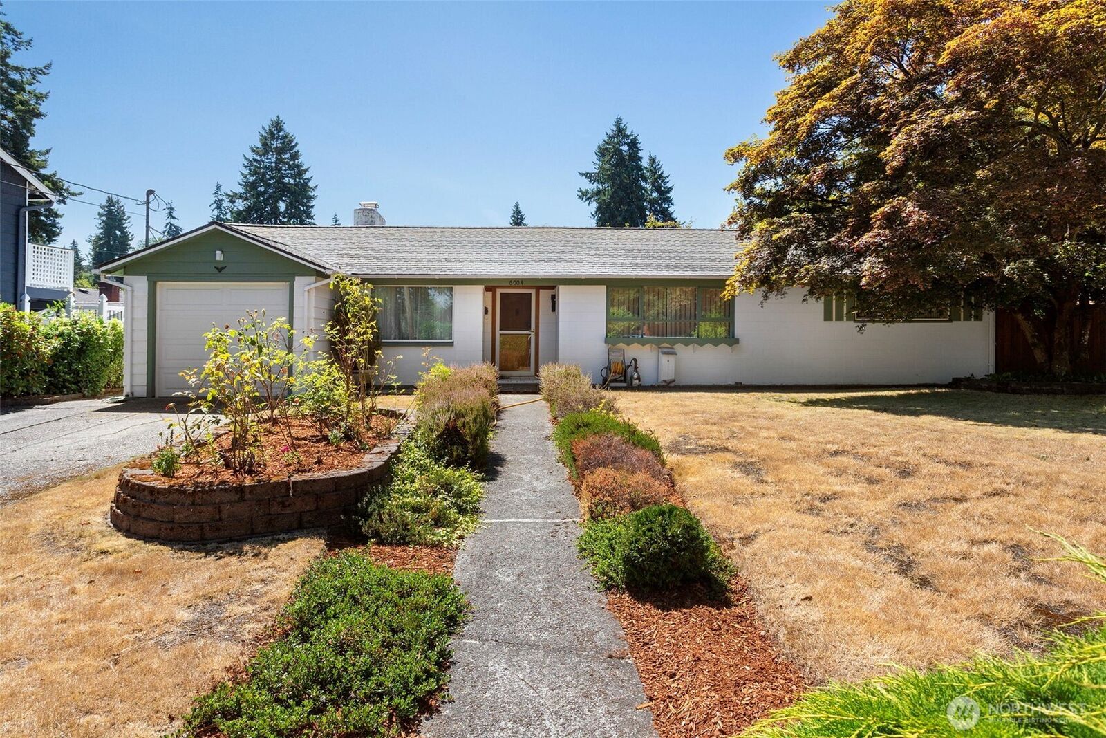 Property Photo:  6004  225th Street SW  WA 98043 