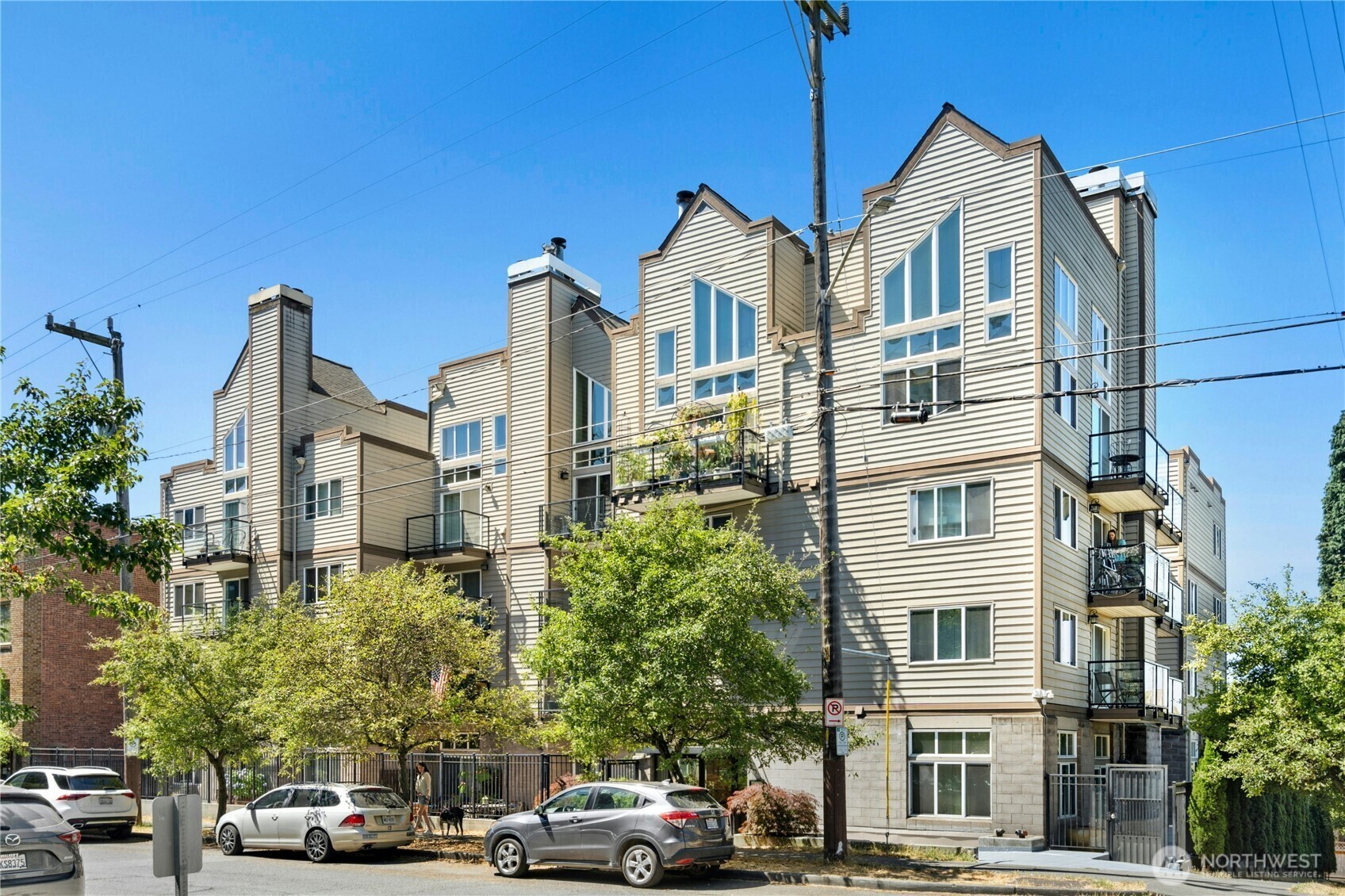 Property Photo: 231 Belmont Avenue E 310 WA 98102