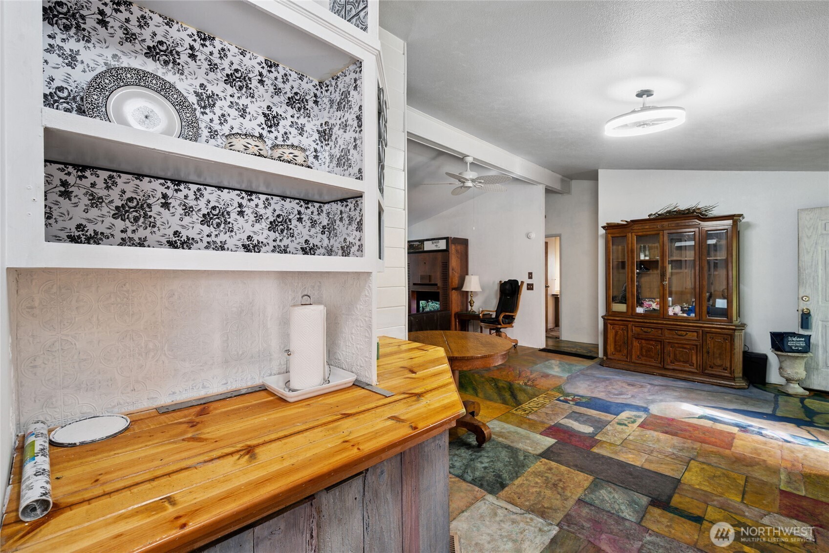 Property Photo: 404 NE Saturn Lane WA 98311