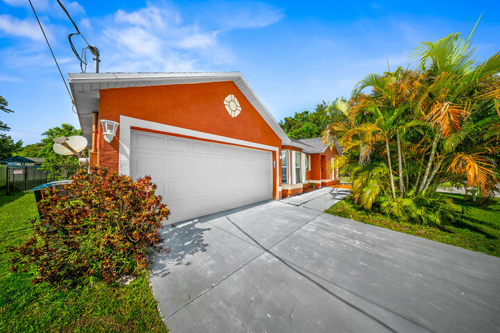 Property Photo: 201 SW Chapman FL 34984