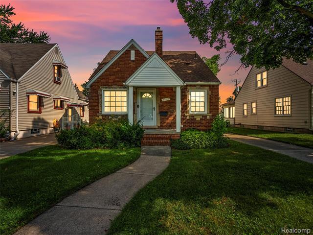 Property Photo: 23812 Buckingham Street MI 48128