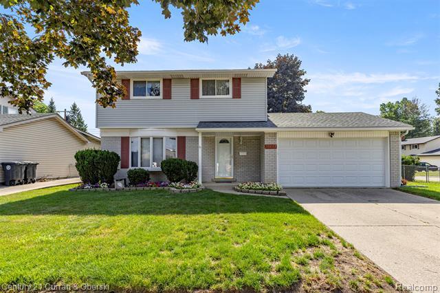 Property Photo: 36657 Dowling Street MI 48150