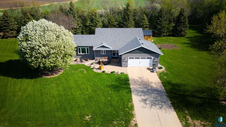 25746 476th Ave  Sioux Falls SD 57104 photo