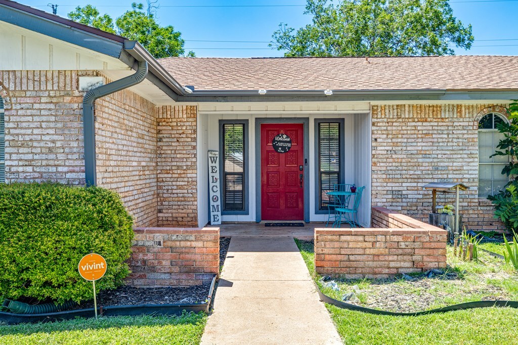 Property Photo: 265 Glenna Dr TX 76901