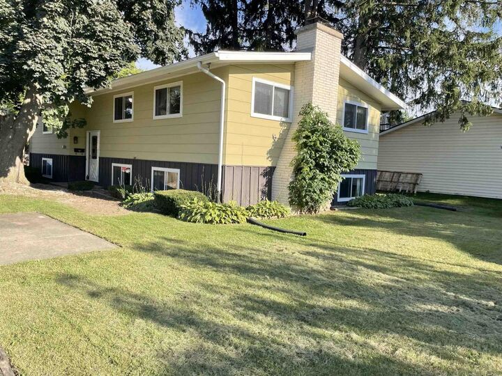 Property Photo:  1530 Center Street  WI 53515 