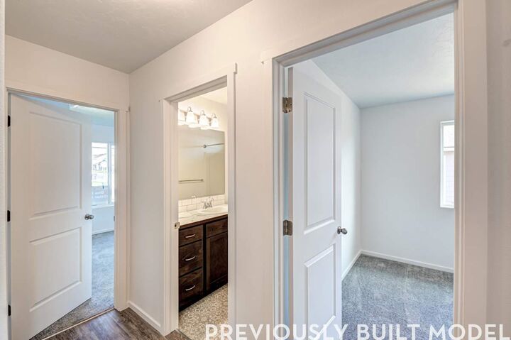 Property Photo: 18805 E Riverside Ct WA 99016