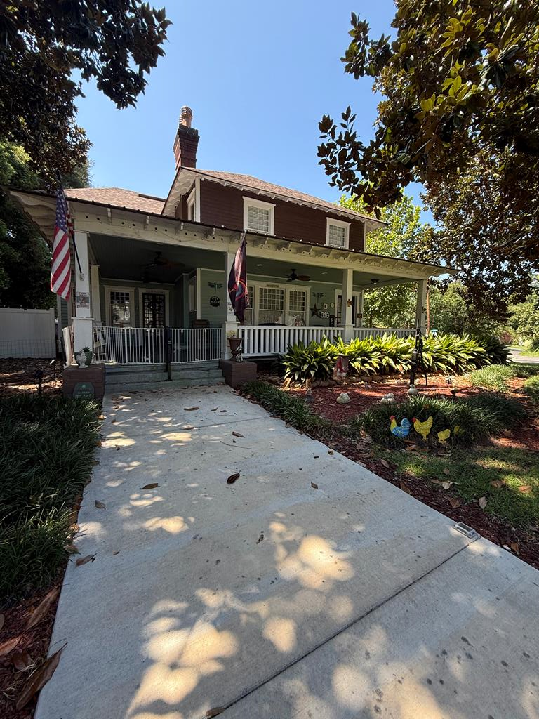 Property Photo: 816 W Central Ave GA 31750
