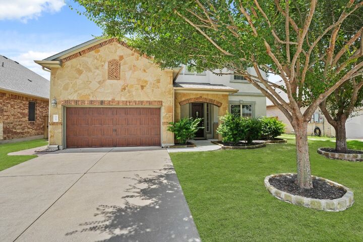 Property Photo: 2715 Mariposa Way TX 78665