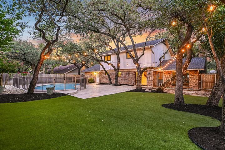 11210 Deadoak Lane  Austin TX 78759 photo