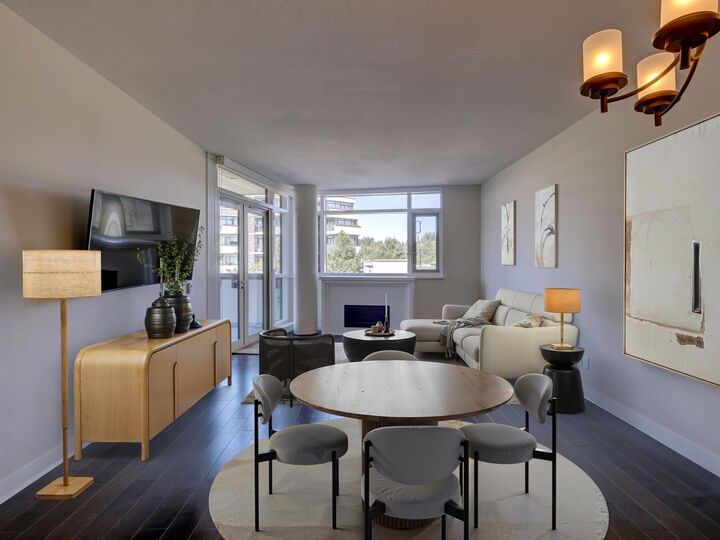Photo de la propriété:  5665 Teredo Street 306  BC V7Z 0J2 