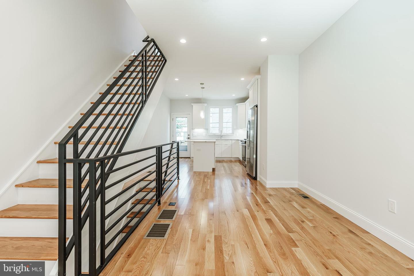 Property Photo: 1432 S Taylor Street PA 19146
