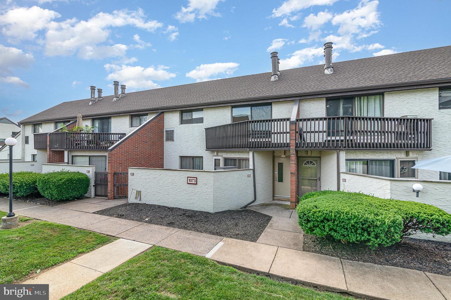 1073 Lancaster Boulevard 14  Mechanicsburg PA 17055 photo