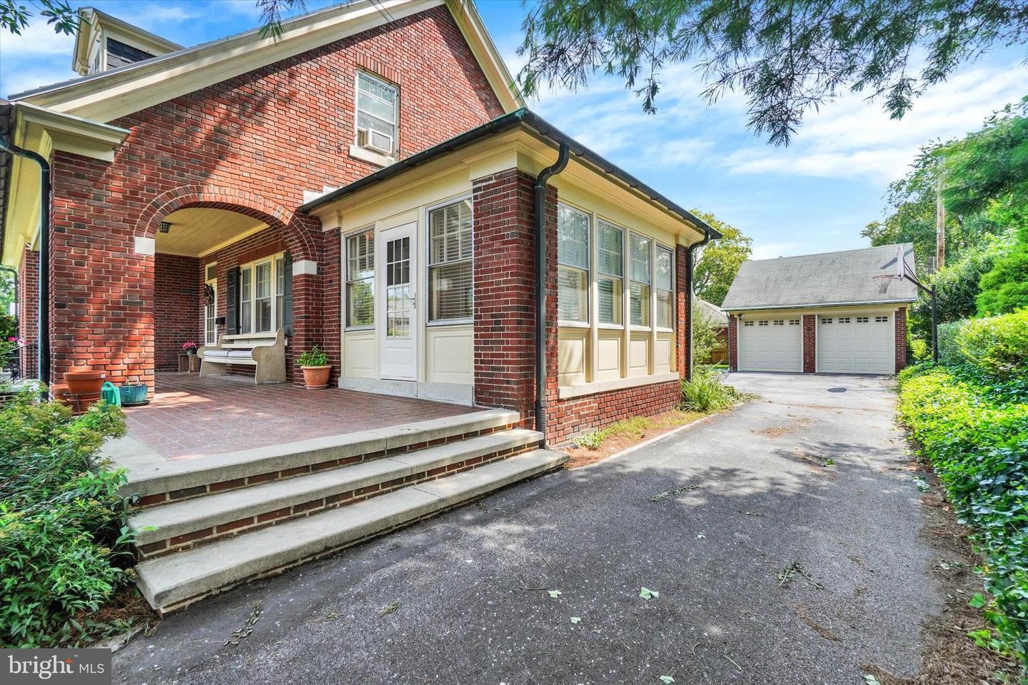 Property Photo: 15 N Harlan Street PA 17402