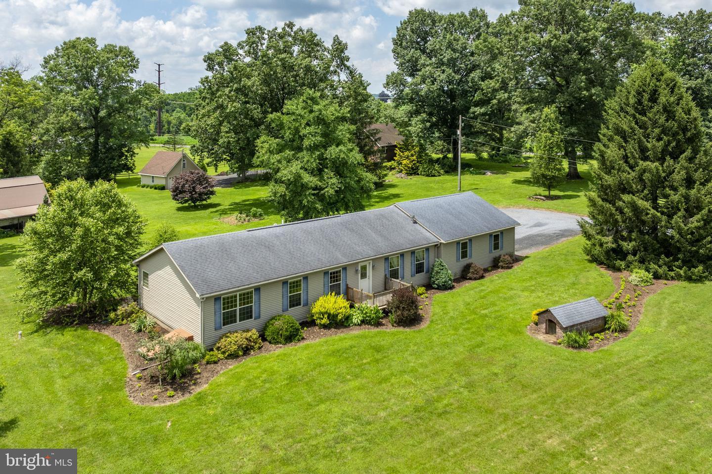 Property Photo: 1126 Dogwood Drive PA 17569