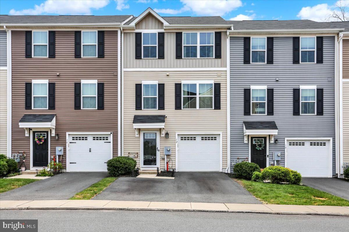 Property Photo:  12 Foxwood Drive  PA 19525 