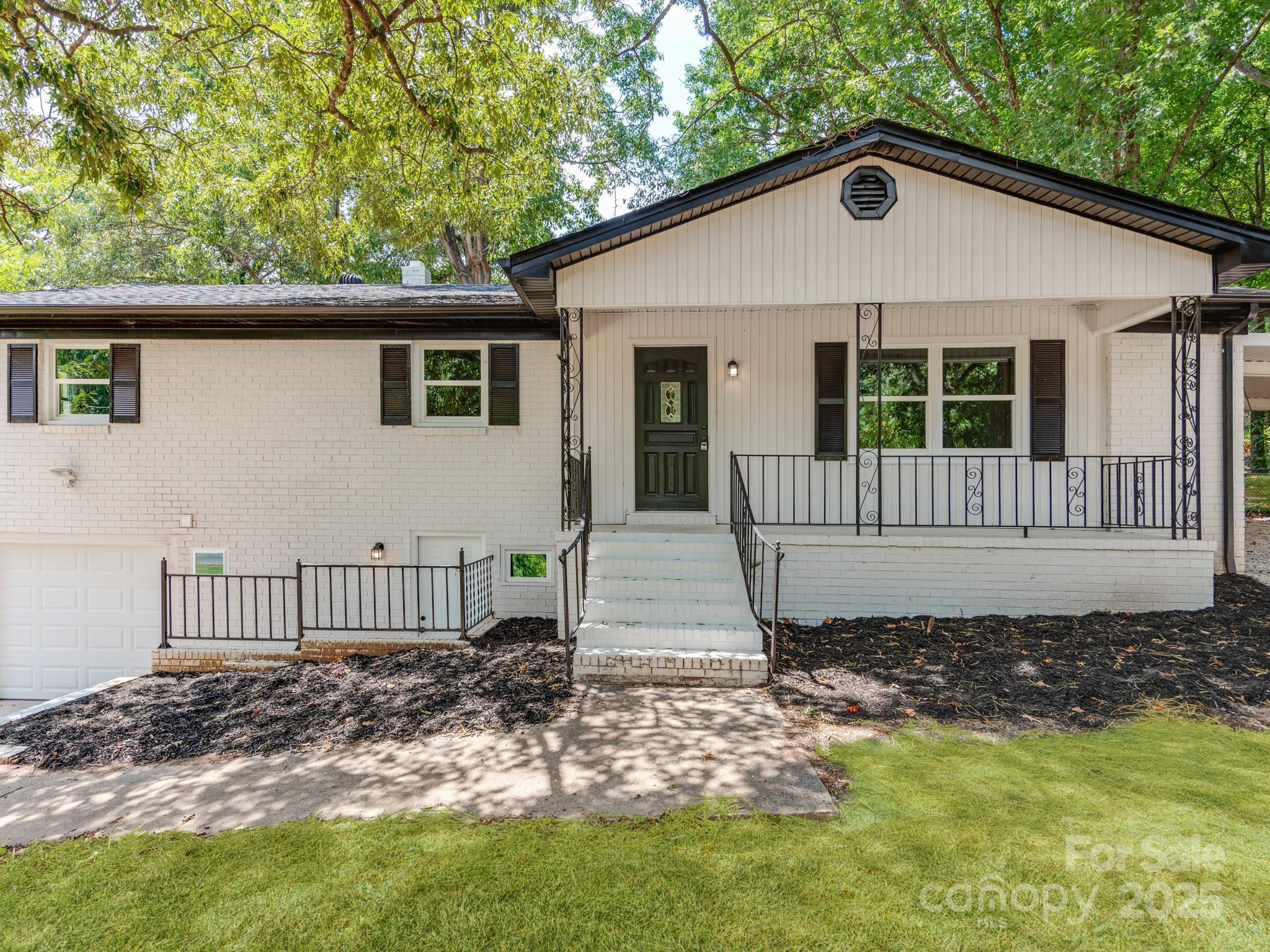 Property Photo: 1919 Normandy Road NC 28081