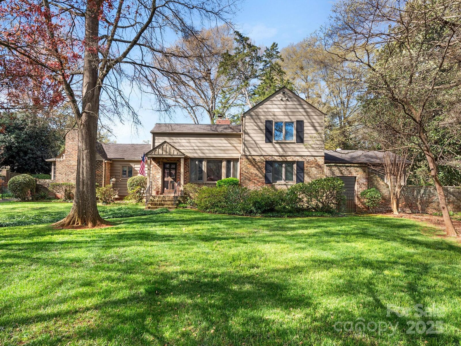 Property Photo: 1950 Overhill Road NC 28211
