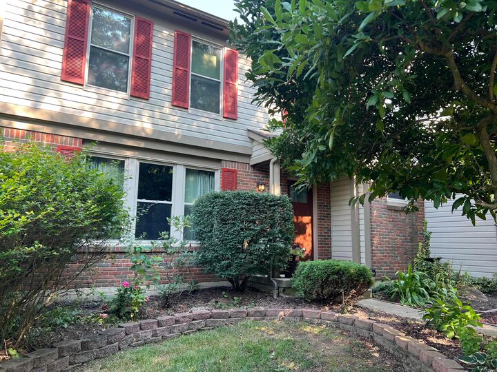 Property Photo: 964 Dunmore Court OH 43147