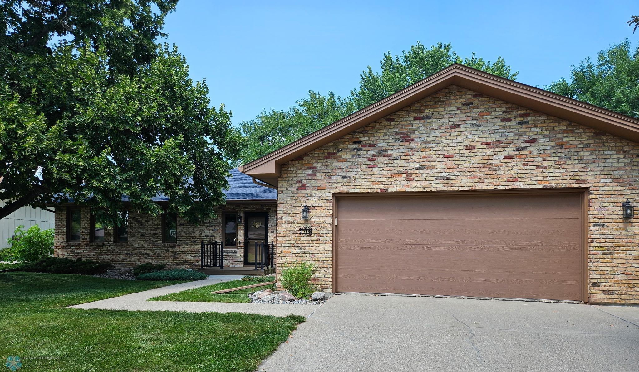 3708 Fairway Road N  Fargo ND 58102 photo