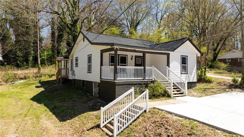 Property Photo: 665 S Eugenia Place NW GA 30318