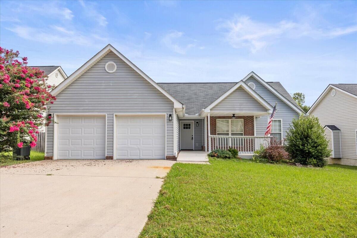 Property Photo: 2068 Cannondale Loop TN 37421