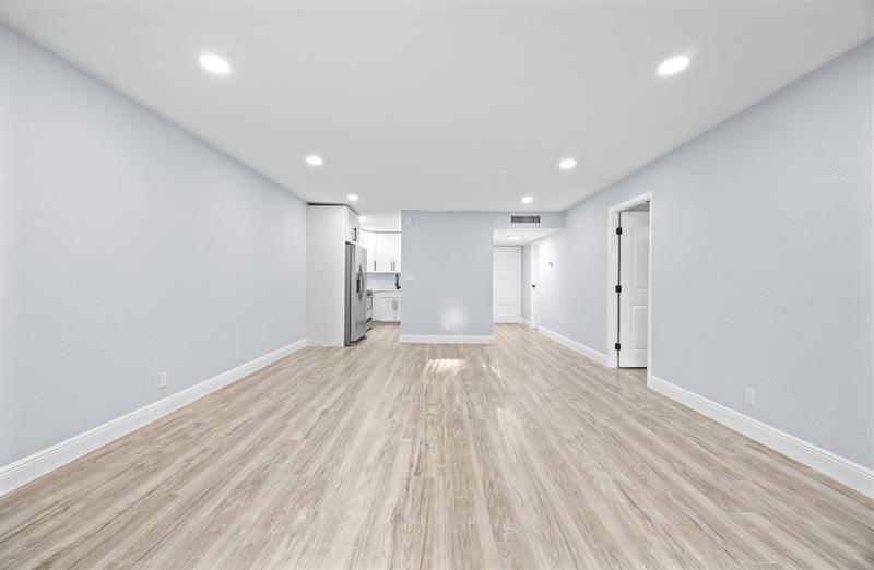 Property Photo: 6061 N Falls Cir Dr 109 FL 33319