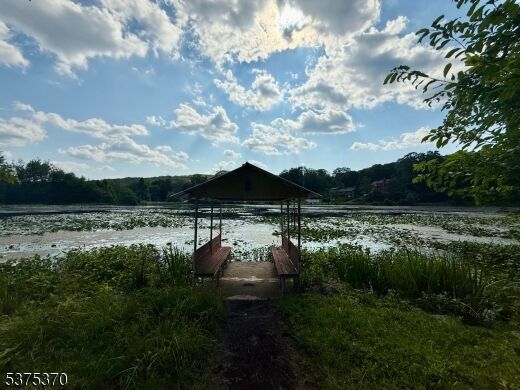 Property Photo: 24 E Park Dr NJ 07480